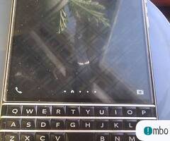 BlackBerry Passport 3gb ram 32gb rom - 1